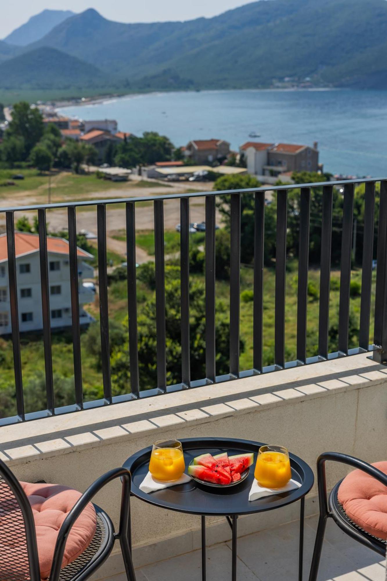 Hotel Aquilo Petrovac Exterior photo