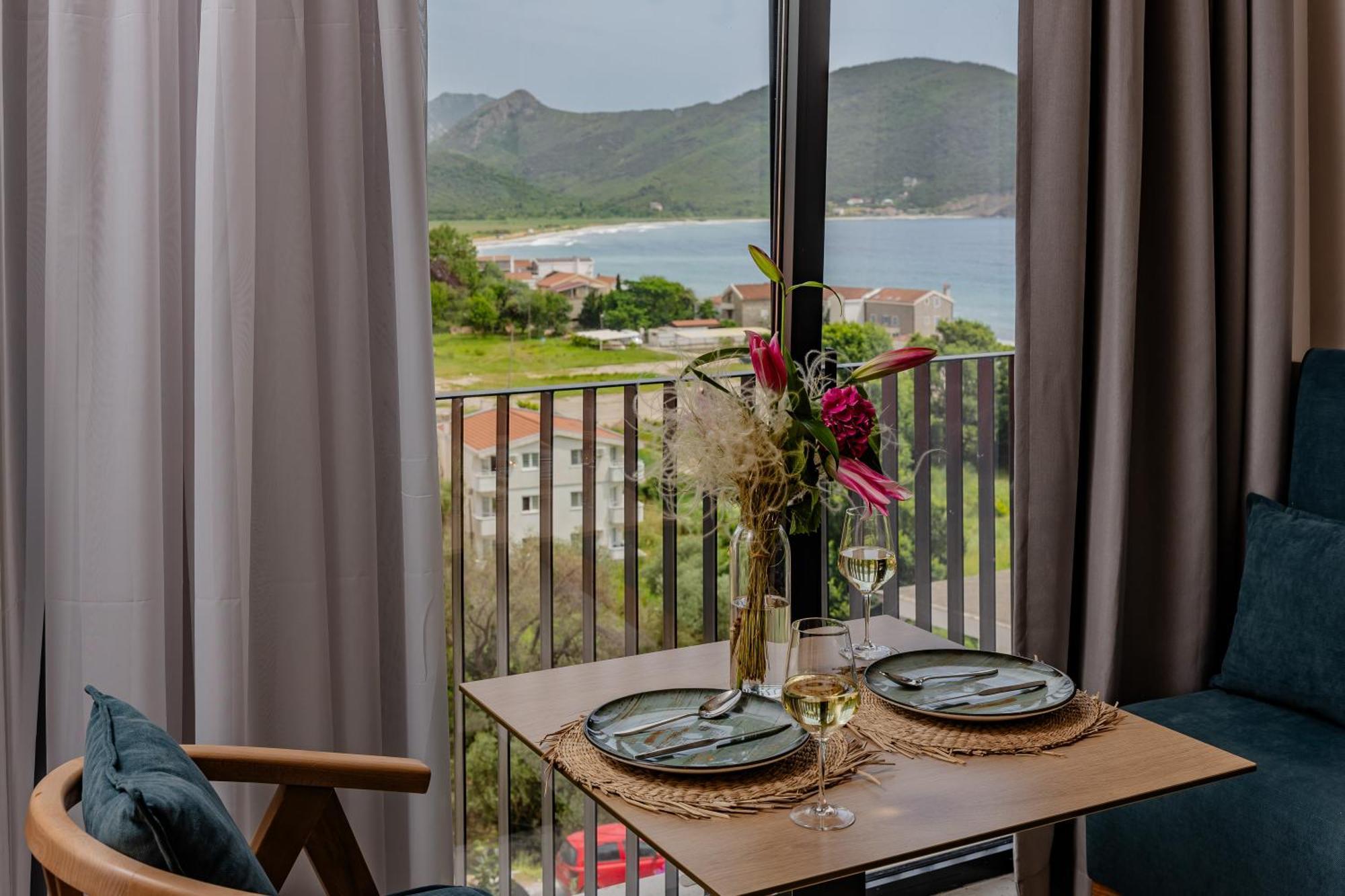 Hotel Aquilo Petrovac Exterior photo
