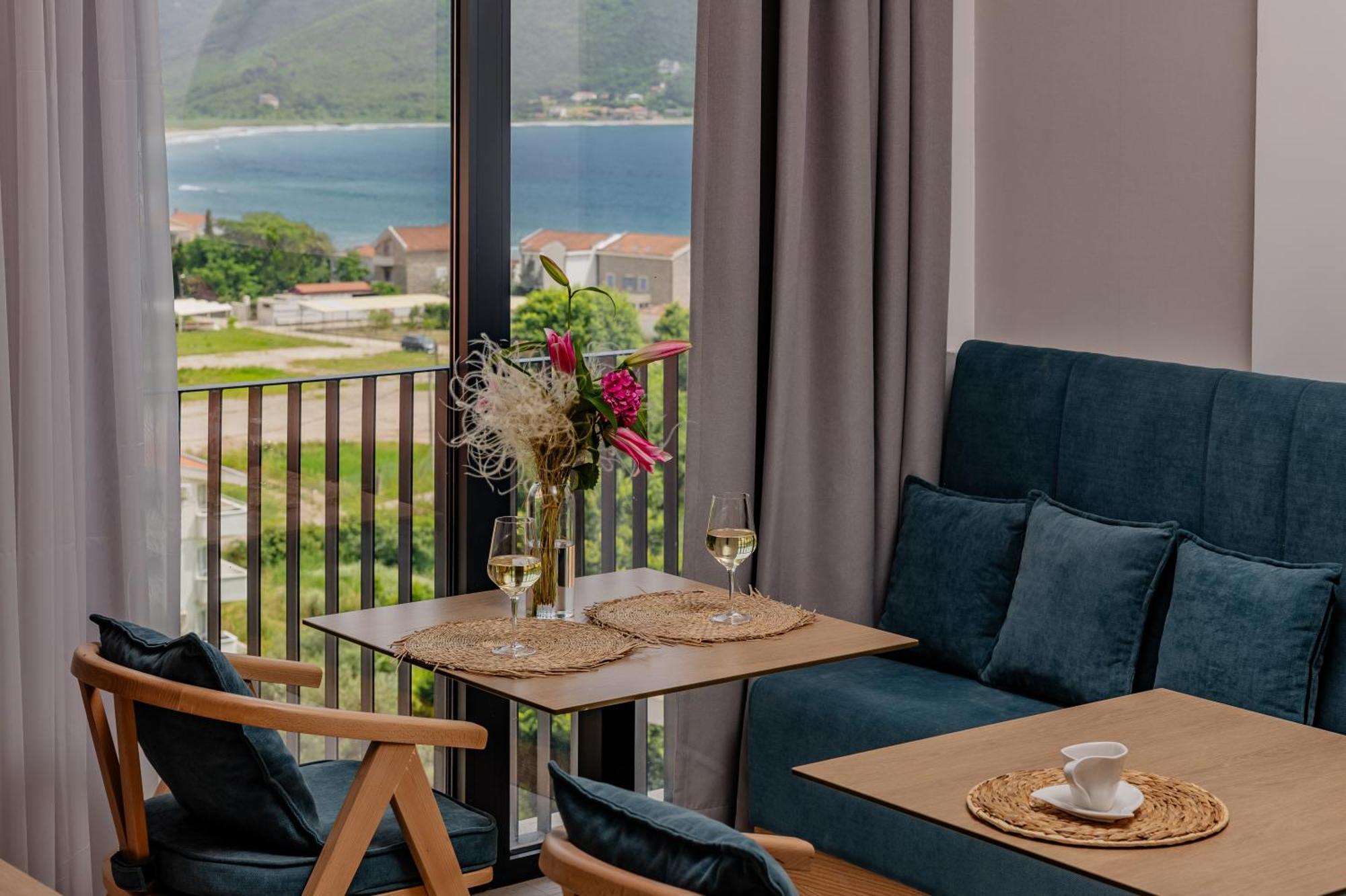 Hotel Aquilo Petrovac Exterior photo
