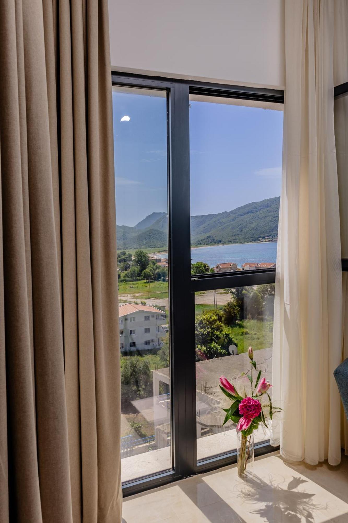 Hotel Aquilo Petrovac Exterior photo