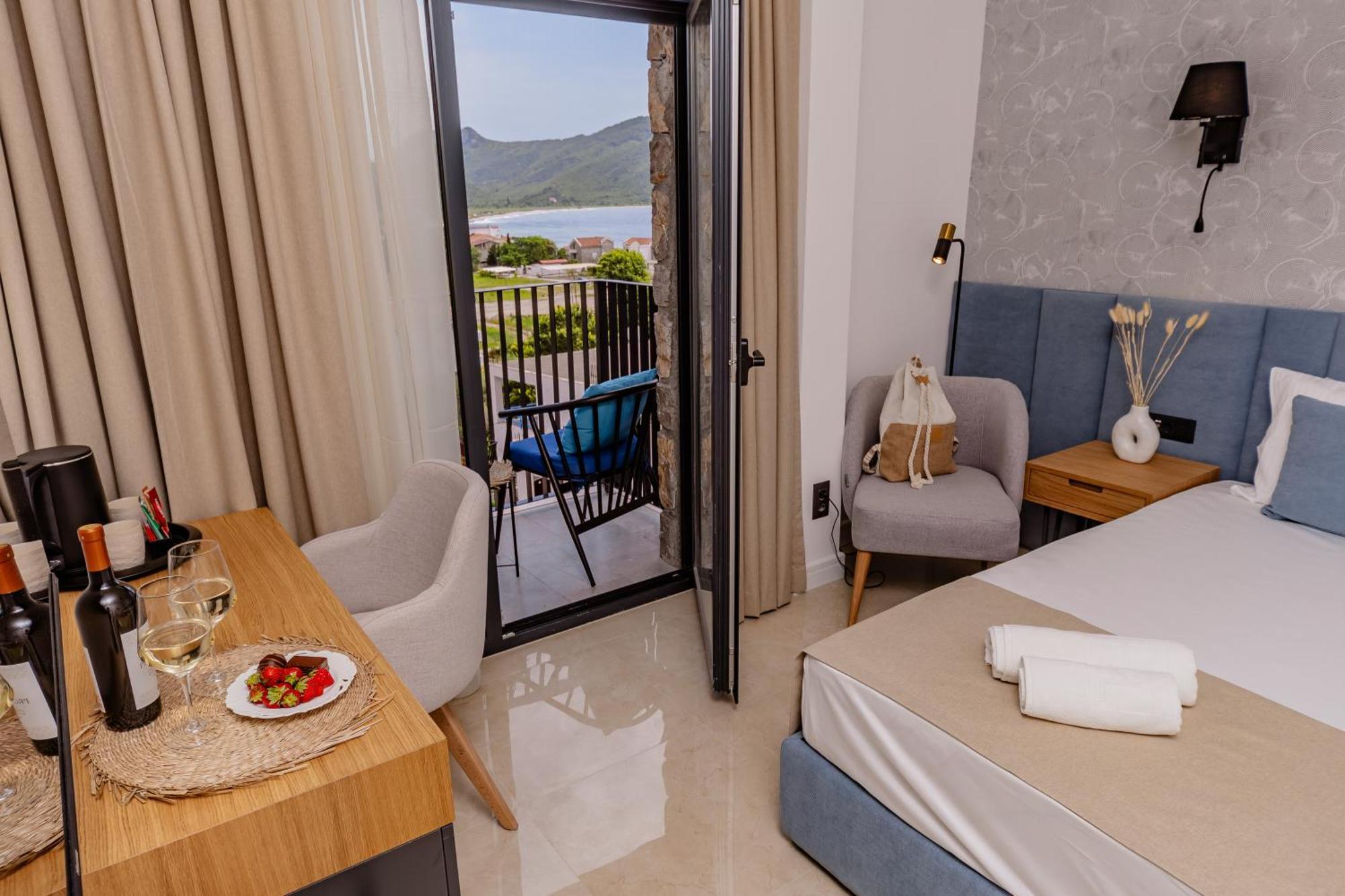 Hotel Aquilo Petrovac Exterior photo